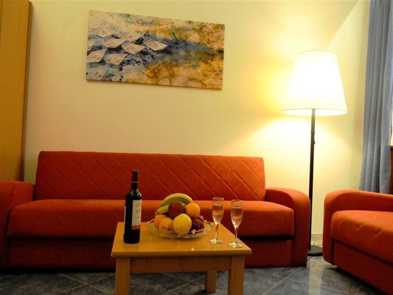 Ithea Hotel 4*