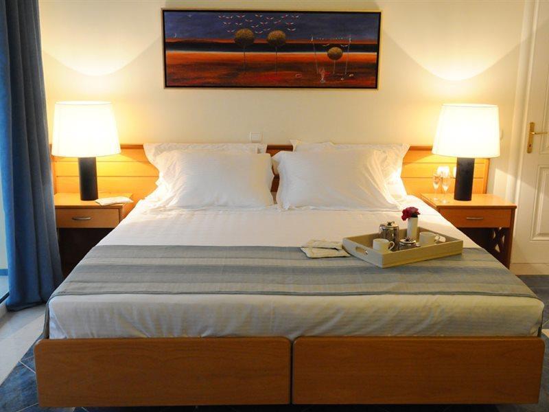Ithea Hotel
