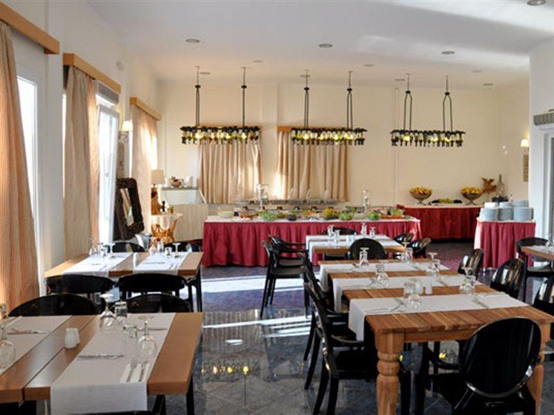 Ithea Hotel